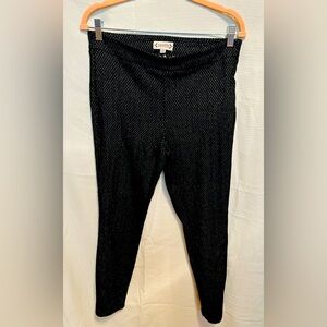 Nordstrom’s ladies black & gold shimmering pants-leggings, LIKE NEW